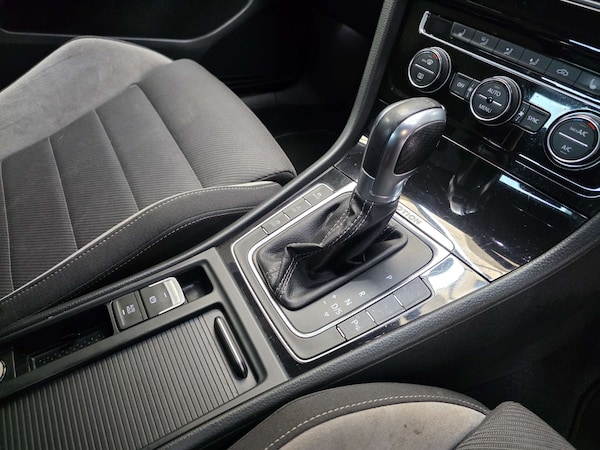 Used Volkswagen Golf 2015 for sale - 75639951: Photo 10