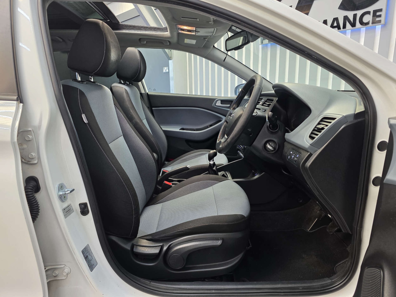 Used Hyundai i20 2015 for sale - 78080662: Photo 32