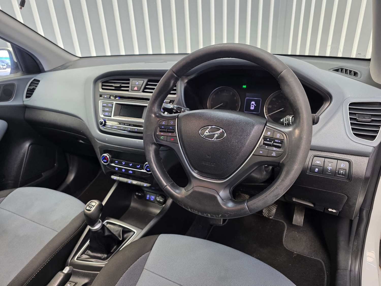 Used Hyundai i20 2015 for sale - 78080662: Photo 33