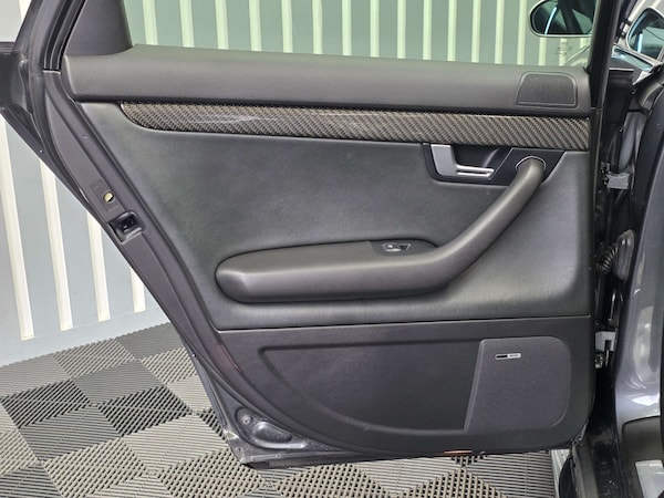 Used Audi RS4 Avant 2006 for sale - 75347699: Photo 28