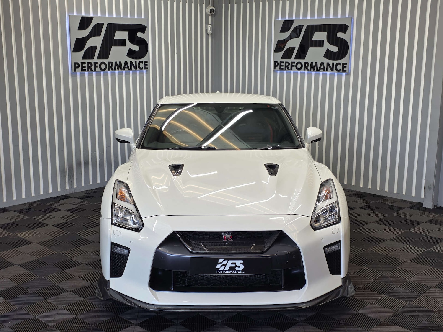 Used Nissan GT-R 2017 for sale - 77022459: Photo 14