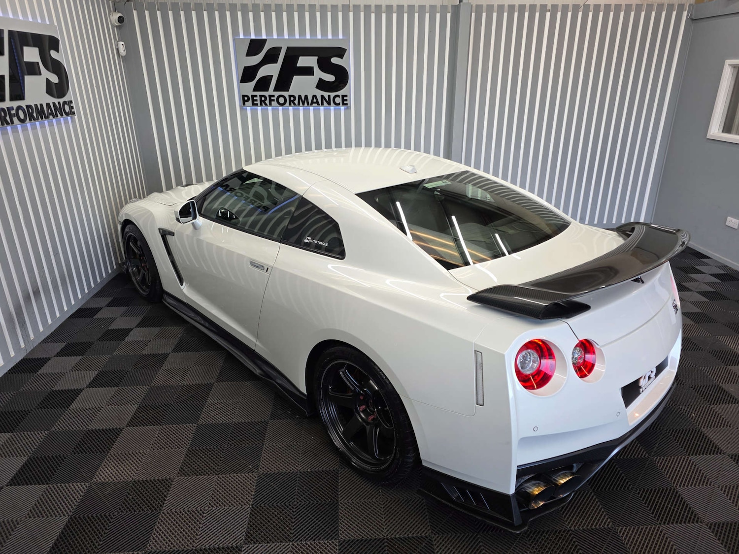 Used Nissan GT-R 2017 for sale - 77022459: Photo 16