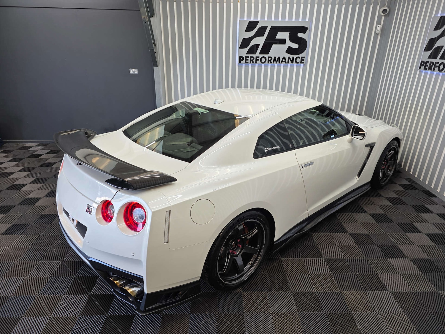 Used Nissan GT-R 2017 for sale - 77022459: Photo 18