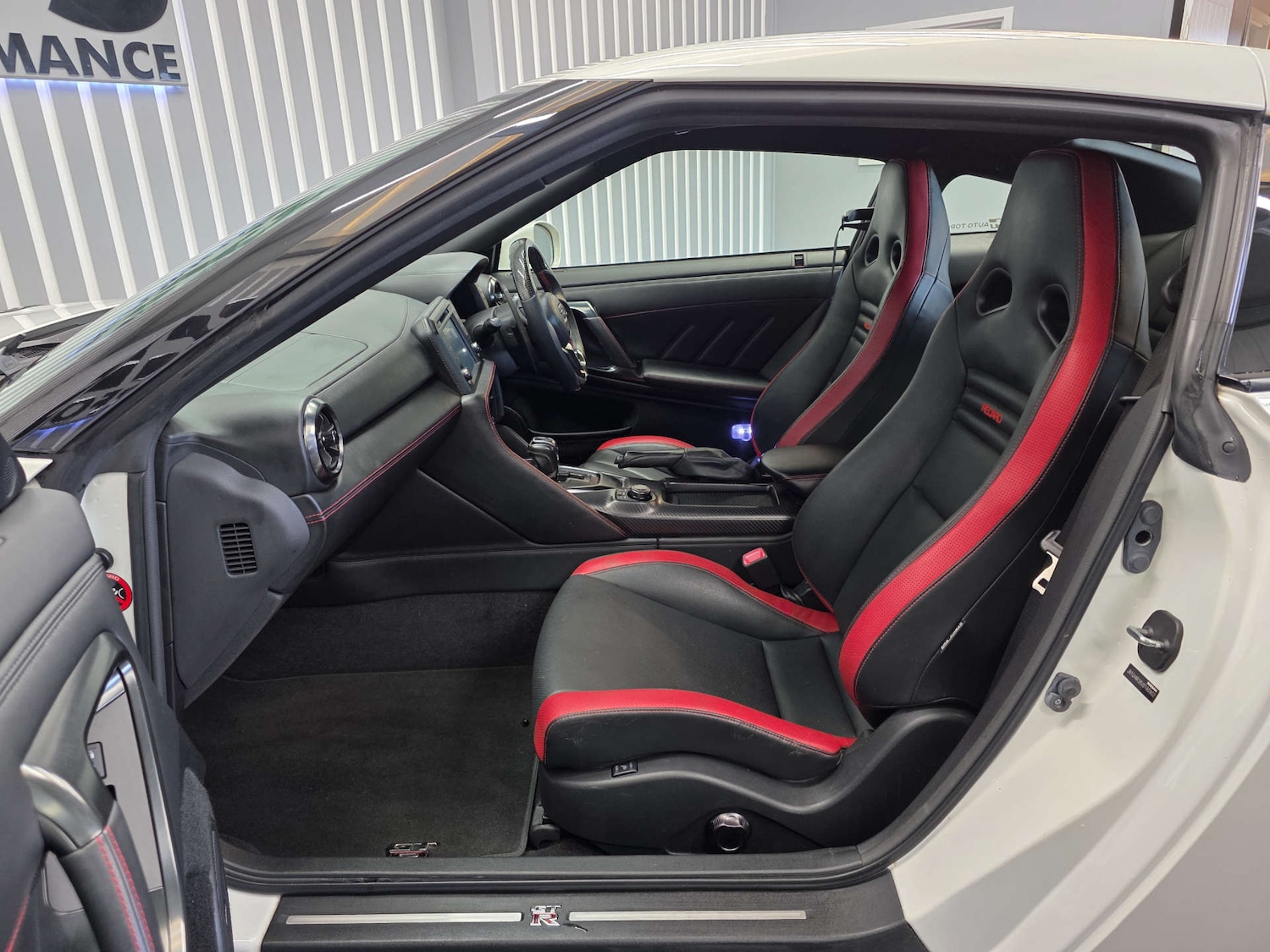 Used Nissan GT-R 2017 for sale - 77022459: Photo 21