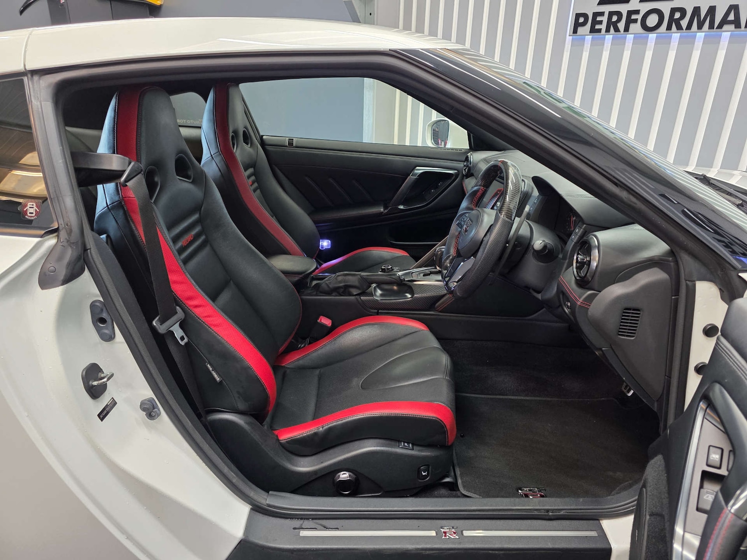 Used Nissan GT-R 2017 for sale - 77022459: Photo 40