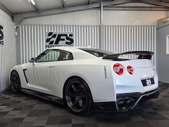 Used Nissan GT-R 2017 for sale - 77022459: Photo