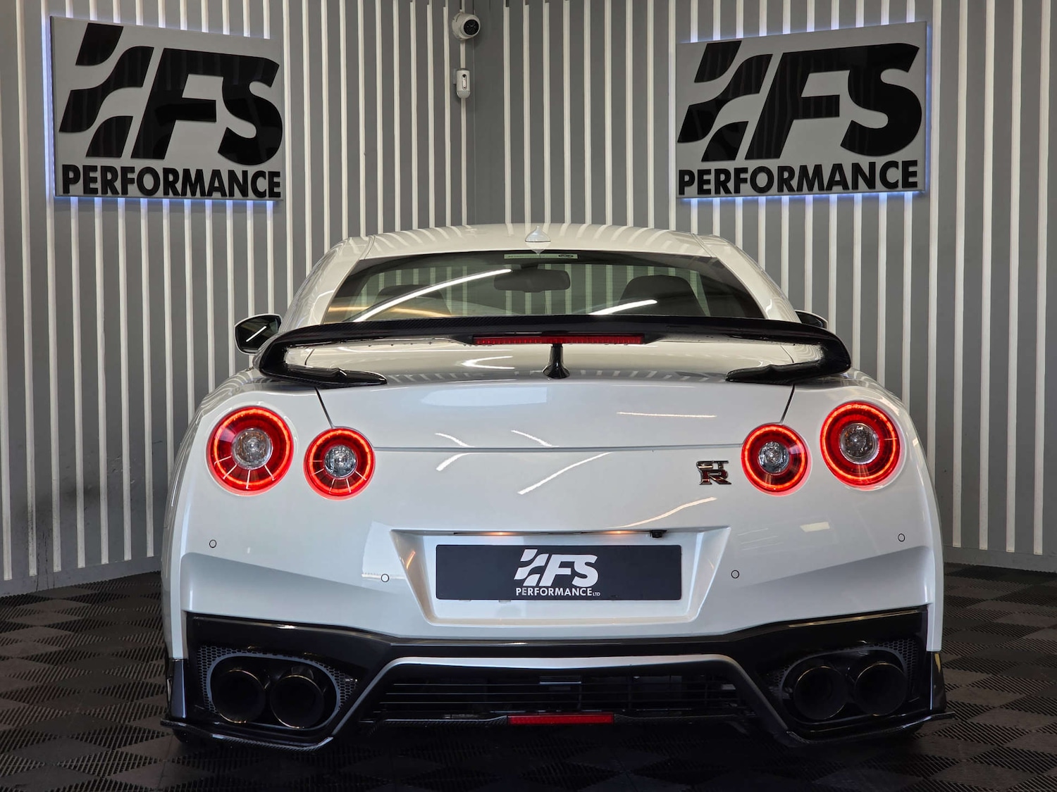 Used Nissan GT-R 2017 for sale - 77022459: Photo 5