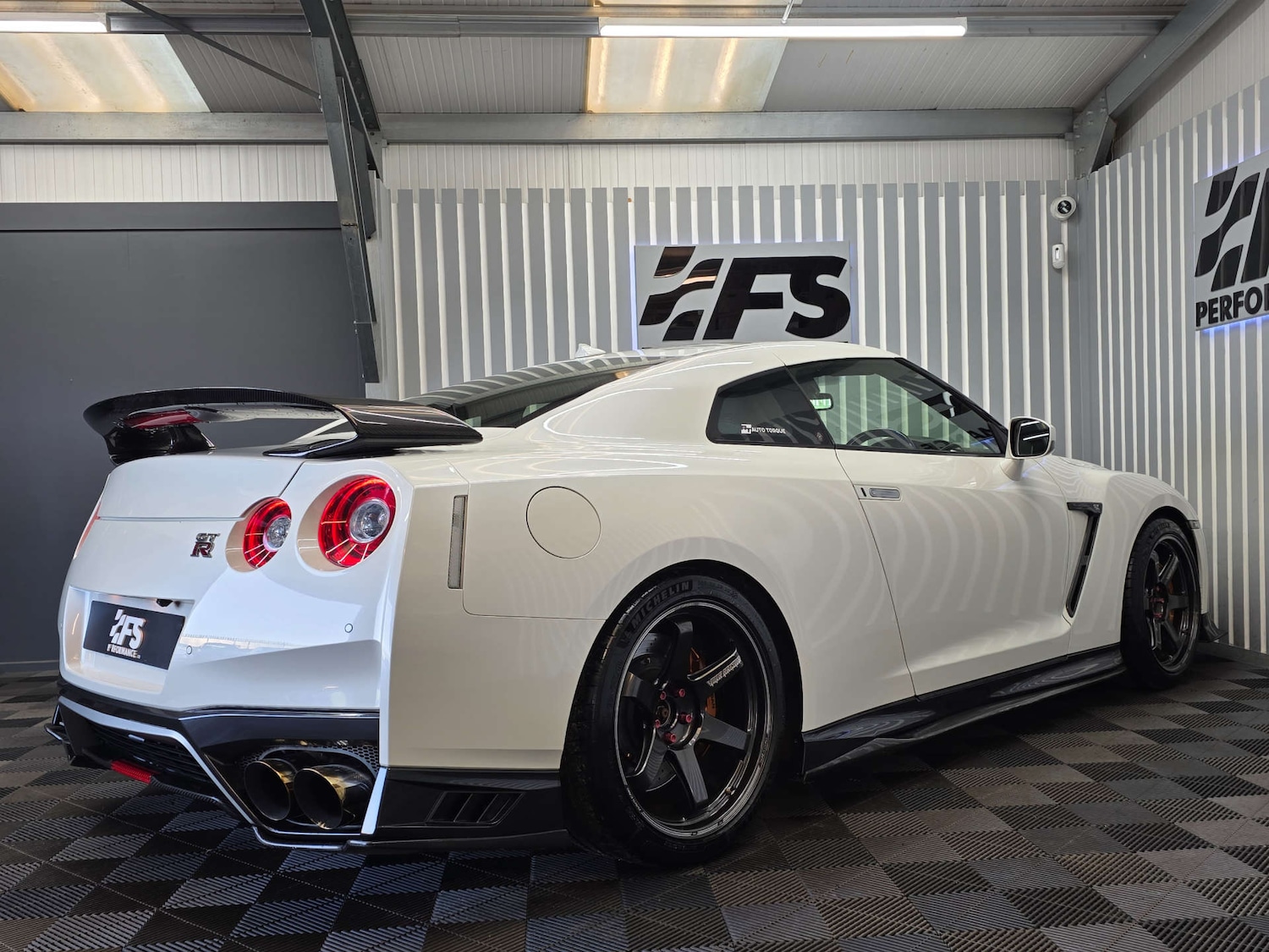 Used Nissan GT-R 2017 for sale - 77022459: Photo 6