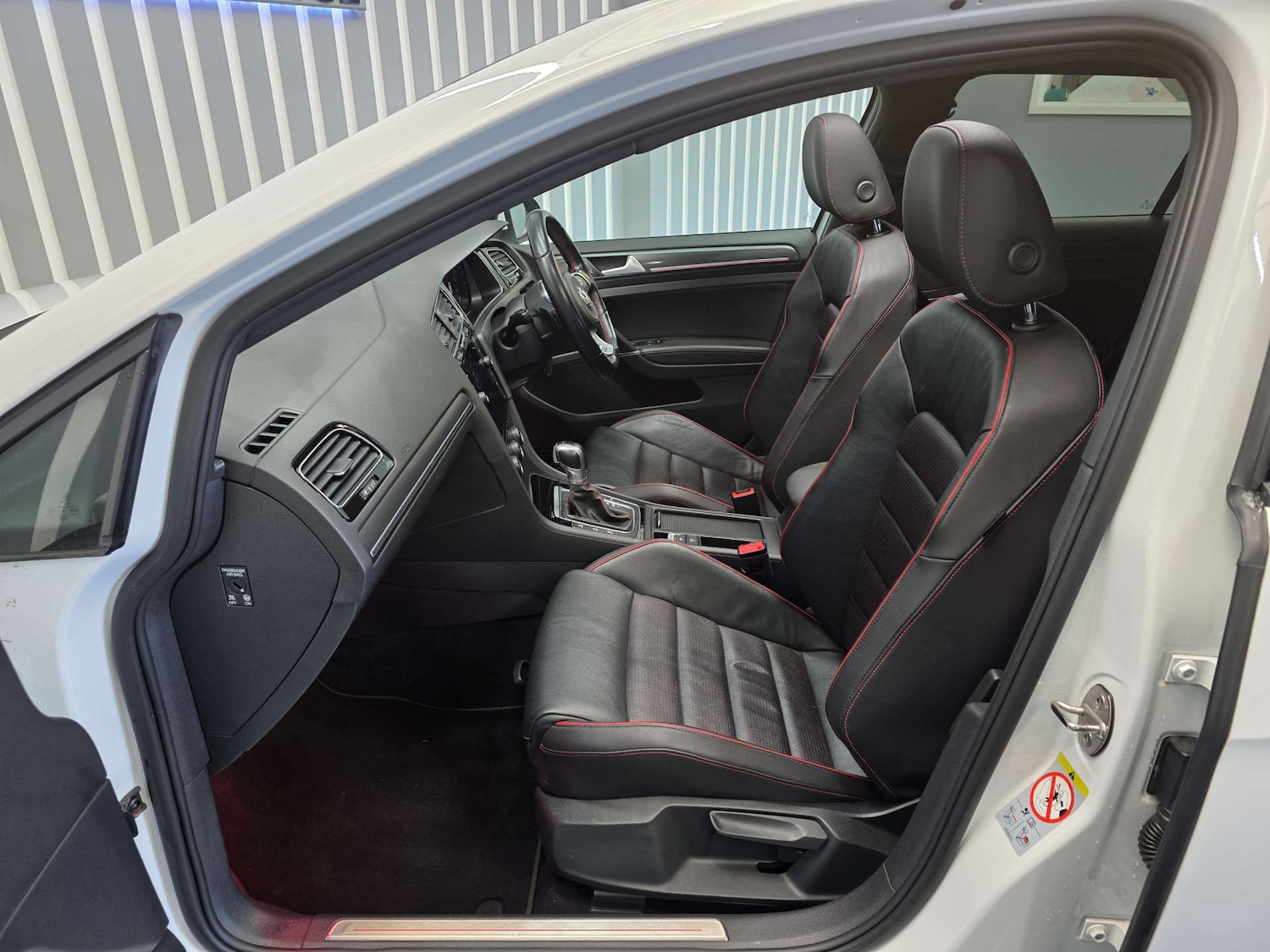 Used Volkswagen Golf 2018 for sale - 76331508: Photo 23