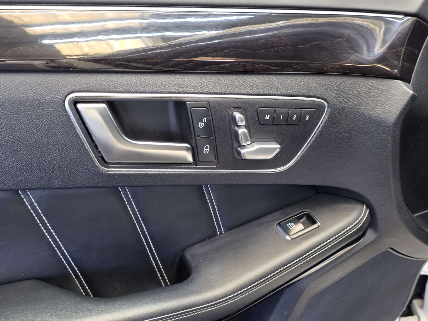 Used Mercedes-Benz E Class 2013 for sale - 77758673: Photo 12