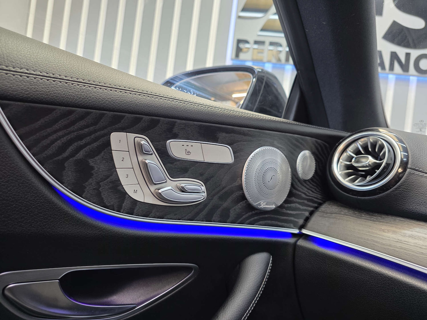 Used Mercedes-Benz E-Class 2018 for sale - 76144448: Photo 10
