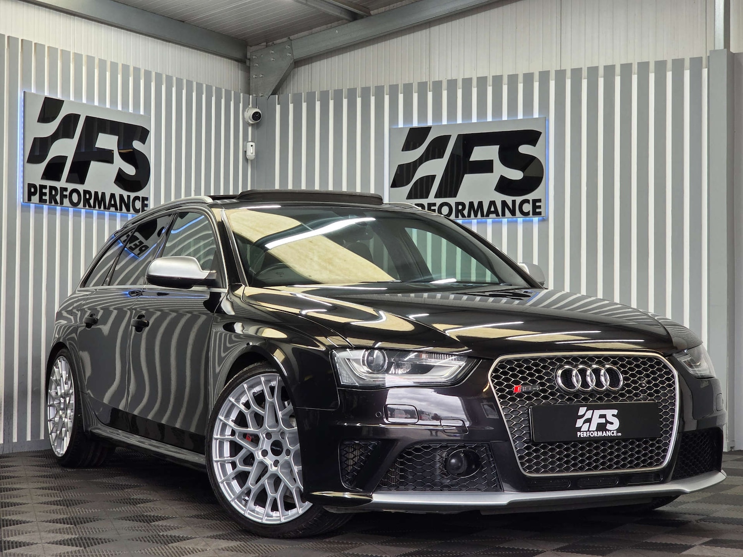 Used Audi RS4 2013 for sale - 76082863: Photo 1