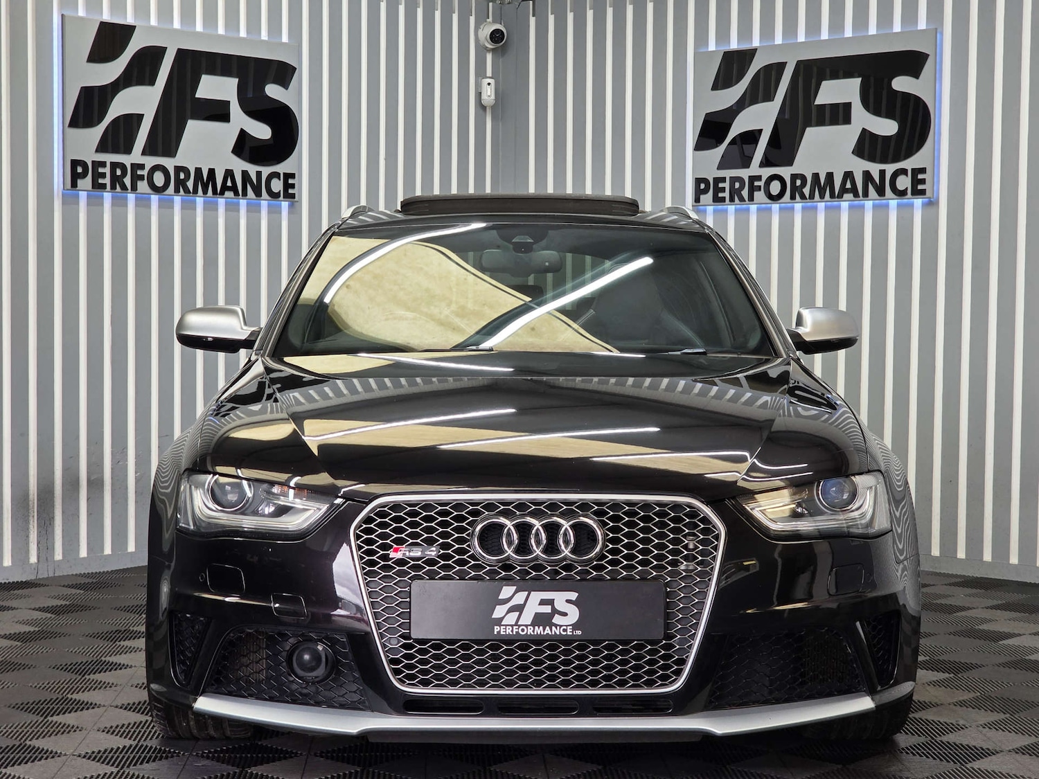 Used Audi RS4 2013 for sale - 76082863: Photo 2