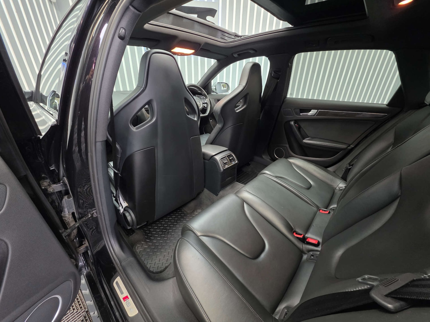 Used Audi RS4 2013 for sale - 76082863: Photo 25