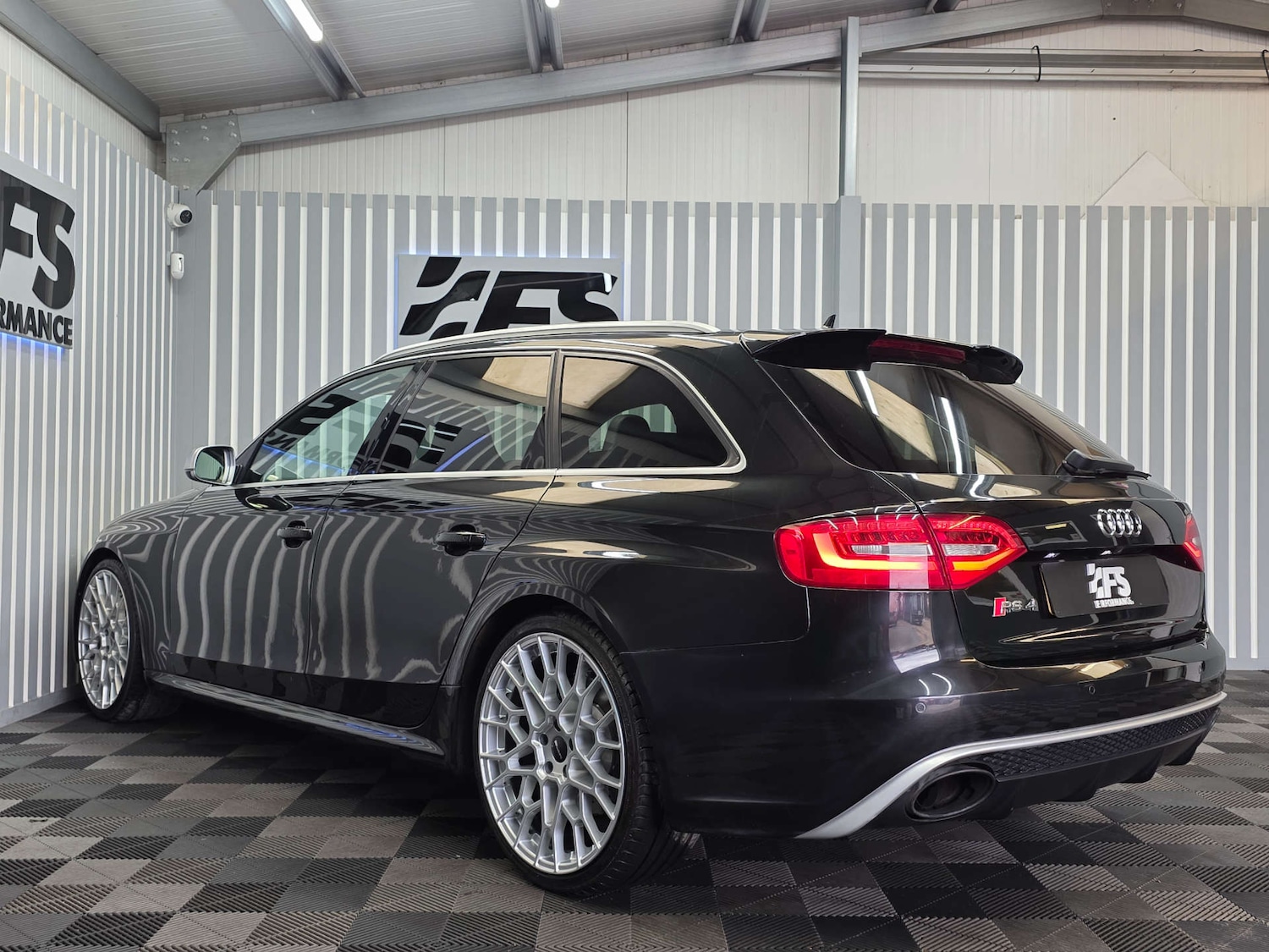 Used Audi RS4 2013 for sale - 76082863: Photo 4
