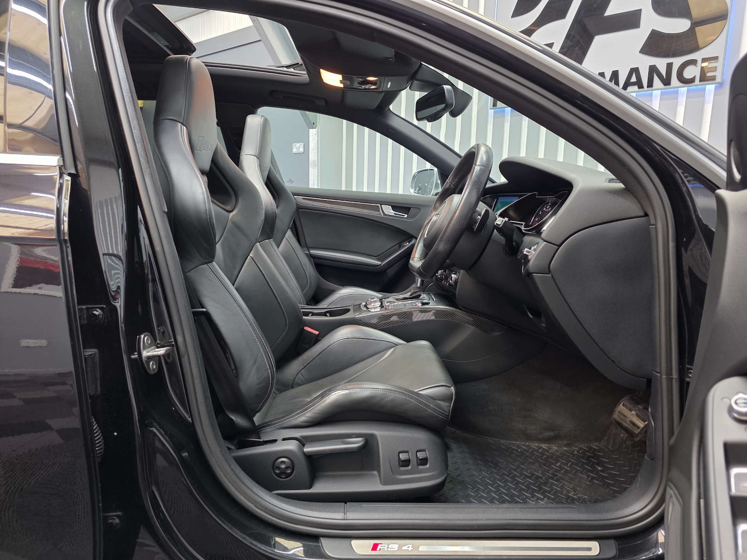 Used Audi RS4 2013 for sale - 76082863: Photo 40