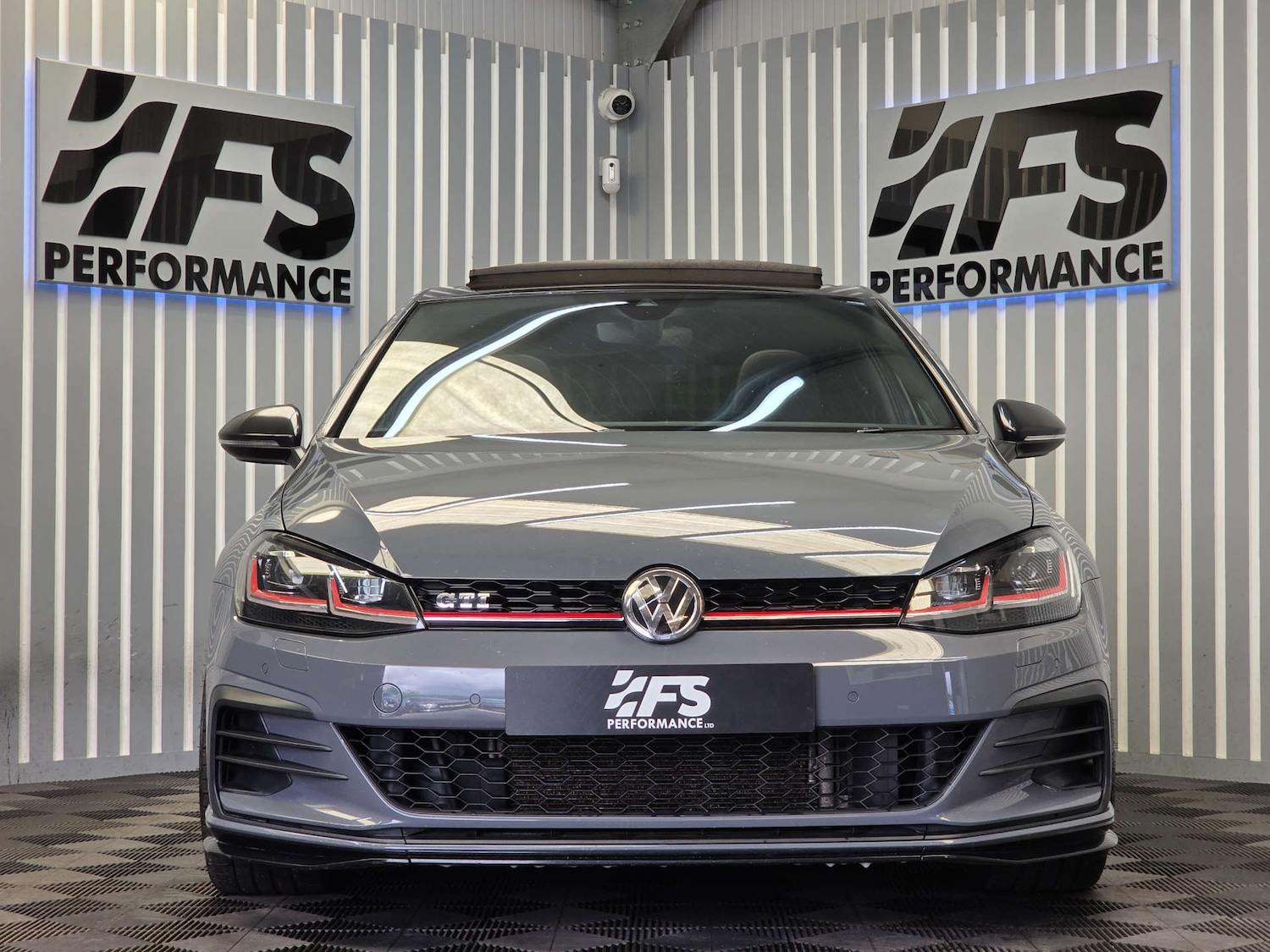 Used Volkswagen Golf 2019 for sale - 76601633: Photo 2