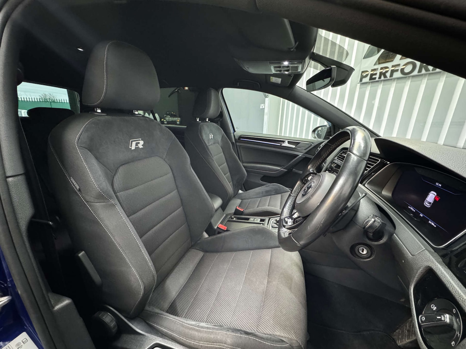 Used Volkswagen Golf 2017 for sale - 77161971: Photo 39