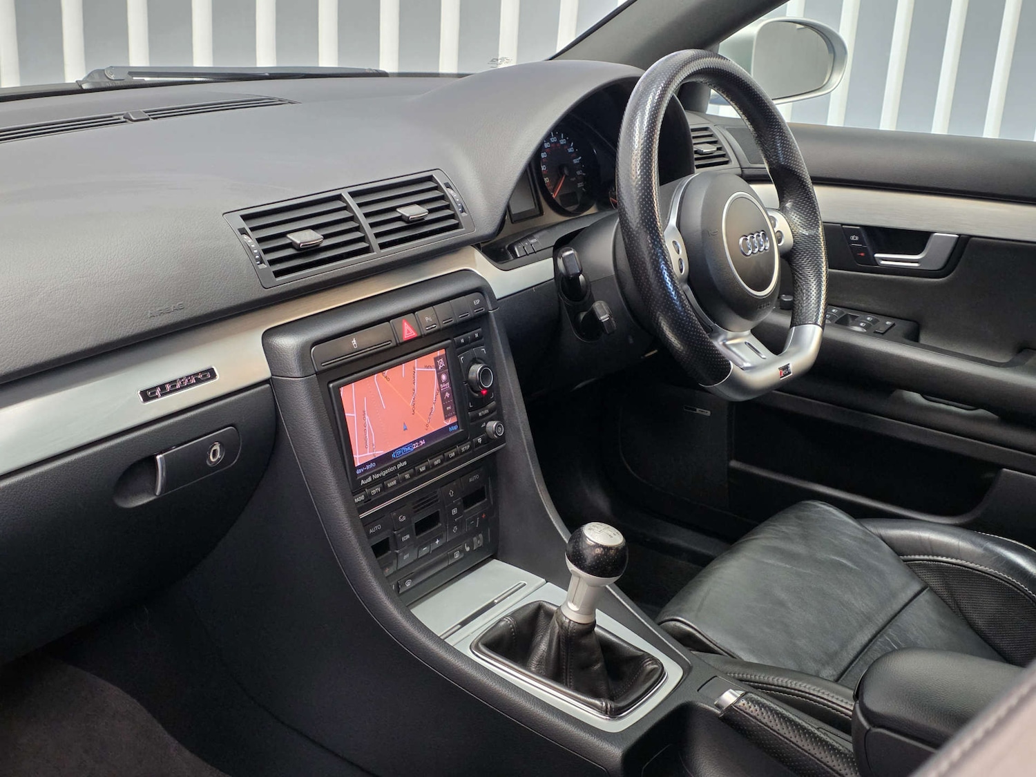 Used Audi RS4 2006 for sale - 76698062: Photo 25