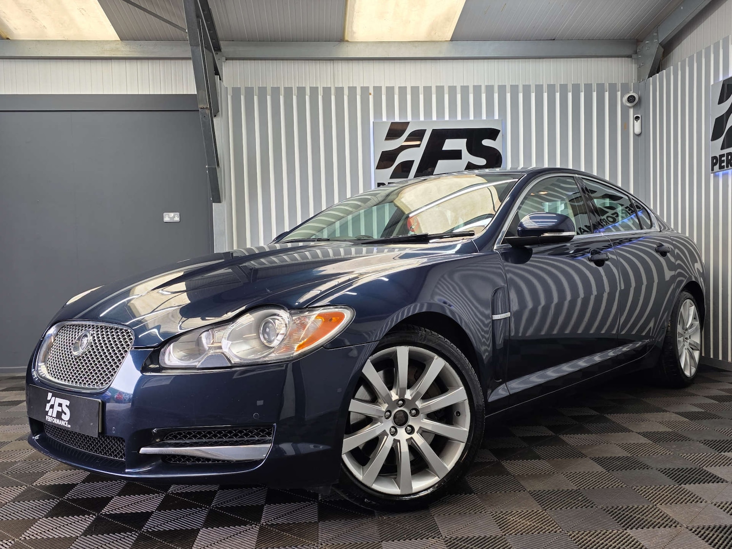 Used Jaguar XF 2010 for sale - 77583903: Photo 3