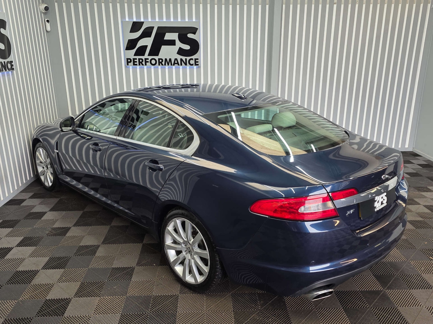 Used Jaguar XF 2010 for sale - 77583903: Photo 41