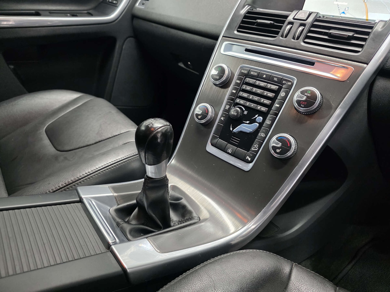 Used Volvo XC60 2015 for sale - 76829767: Photo 10