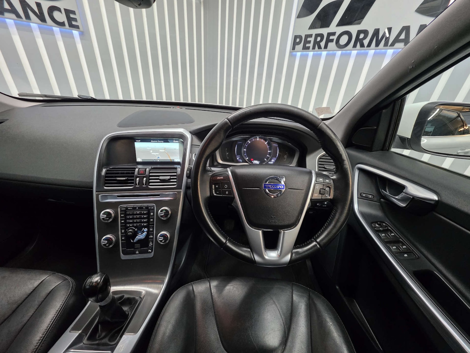 Used Volvo XC60 2015 for sale - 76829767: Photo 12