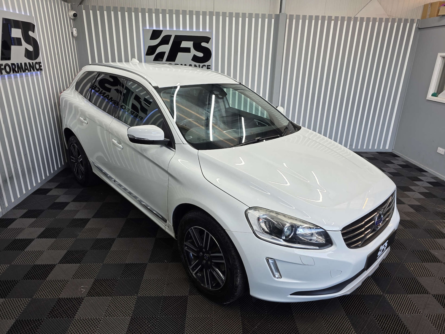 Used Volvo XC60 2015 for sale - 76829767: Photo 13