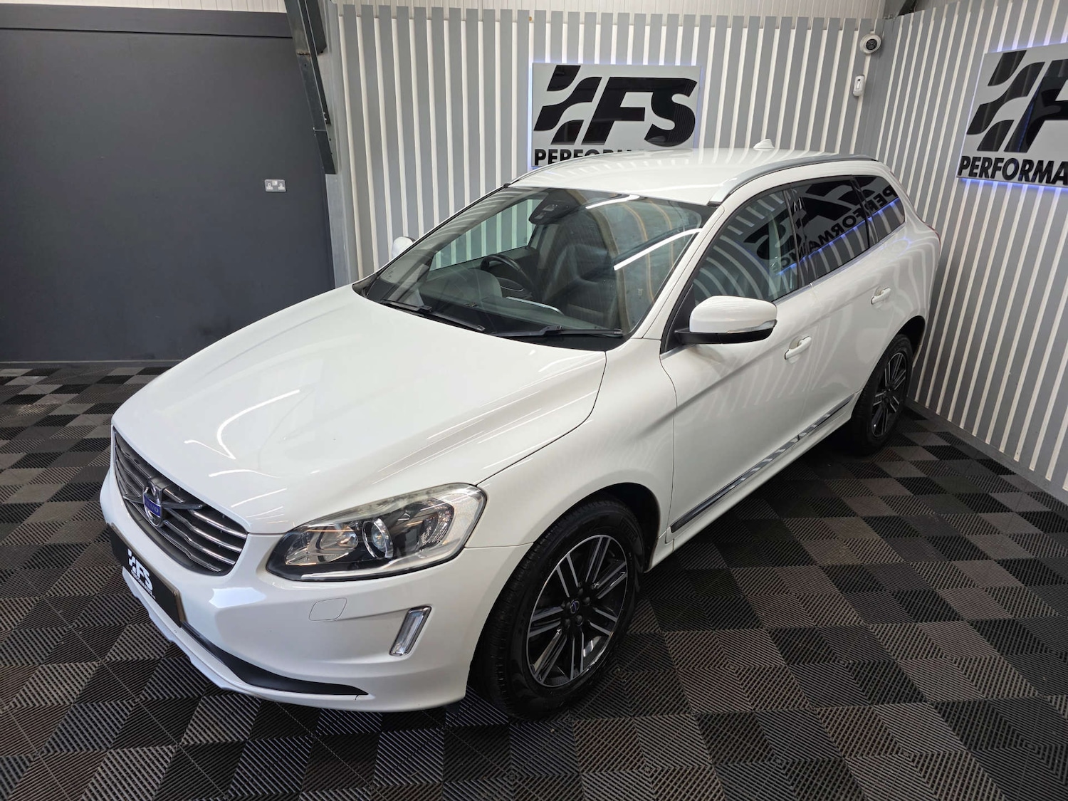 Used Volvo XC60 2015 for sale - 76829767: Photo 15