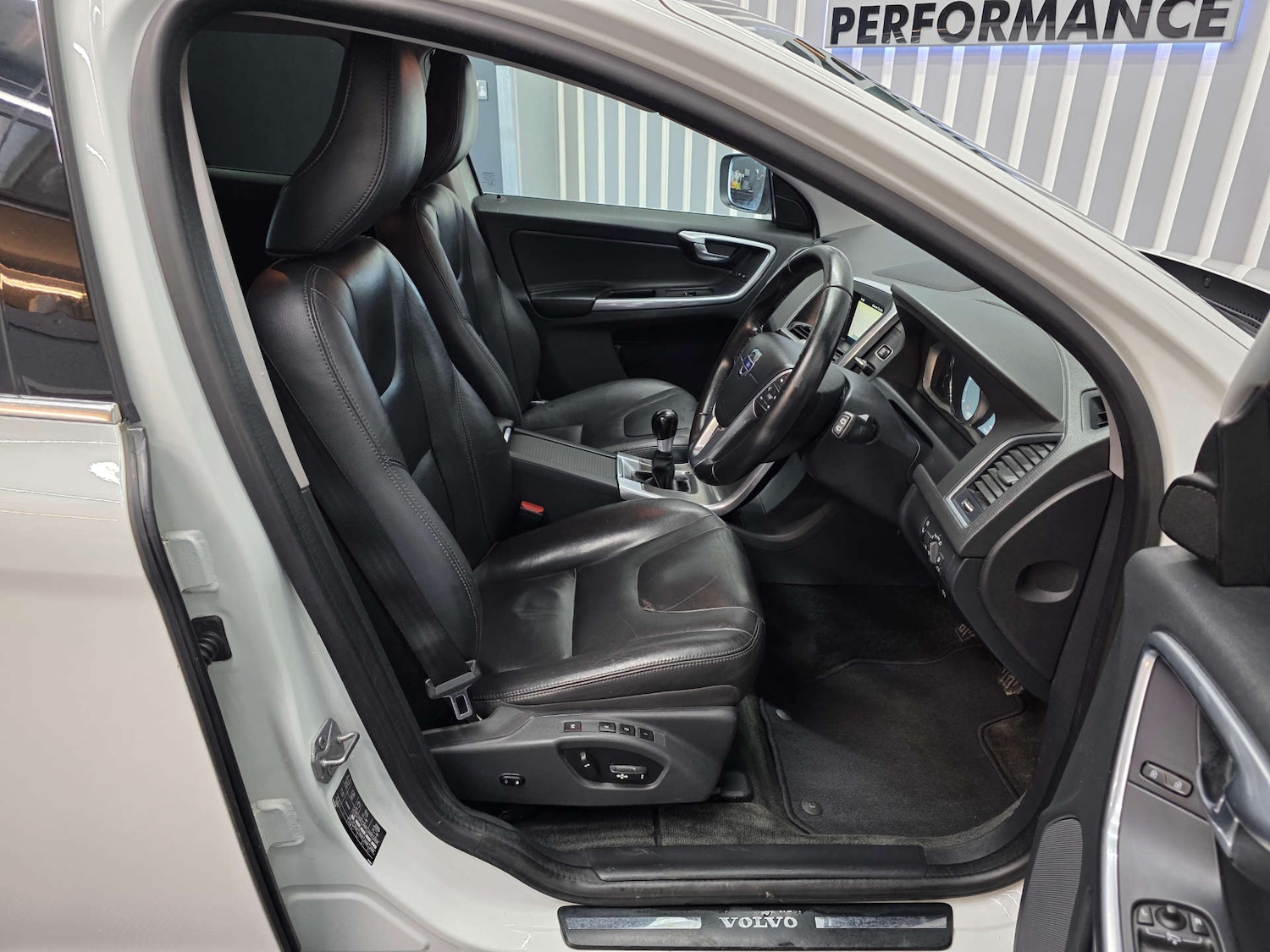 Used Volvo XC60 2015 for sale - 76829767: Photo 20