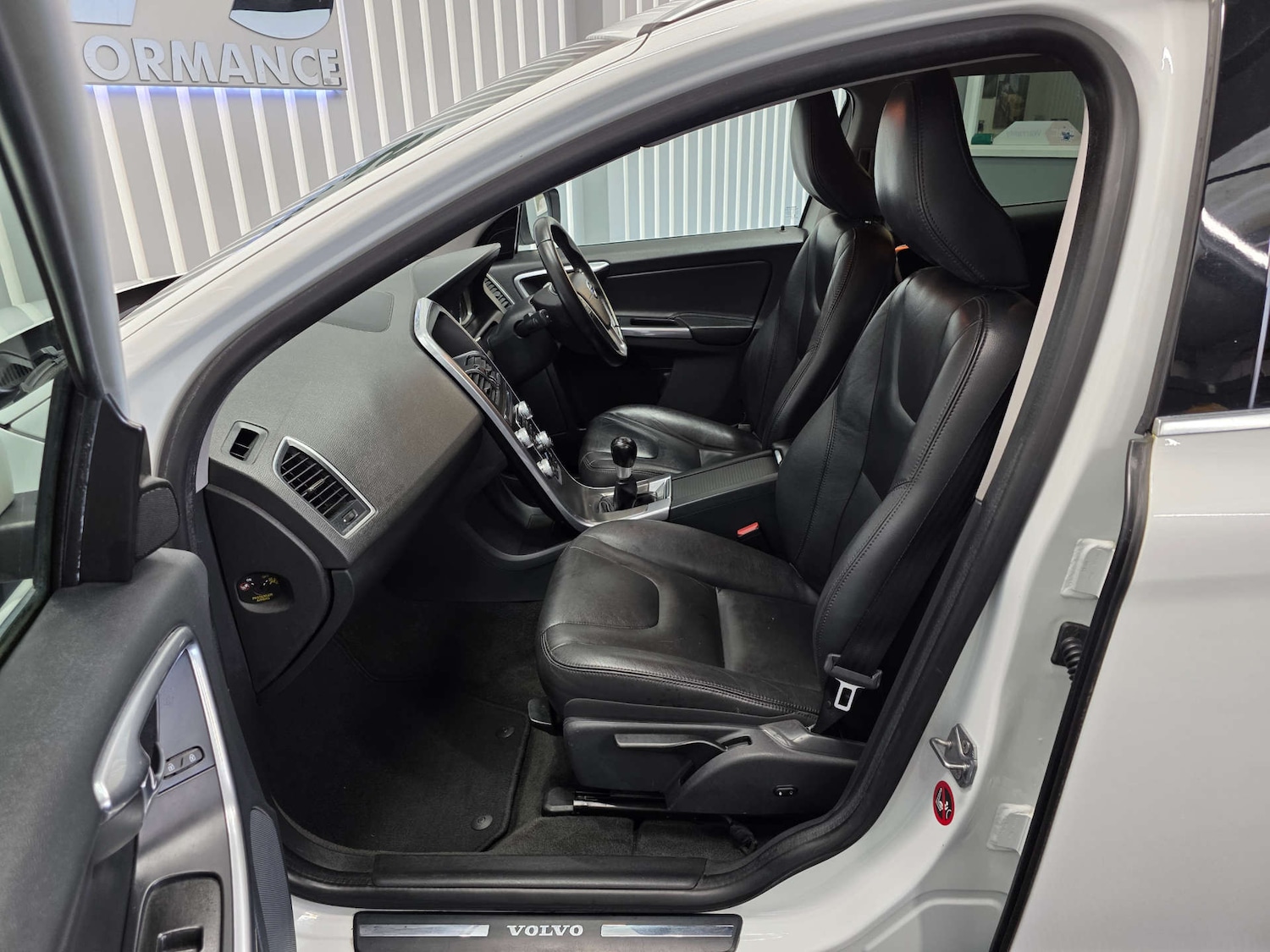 Used Volvo XC60 2015 for sale - 76829767: Photo 22