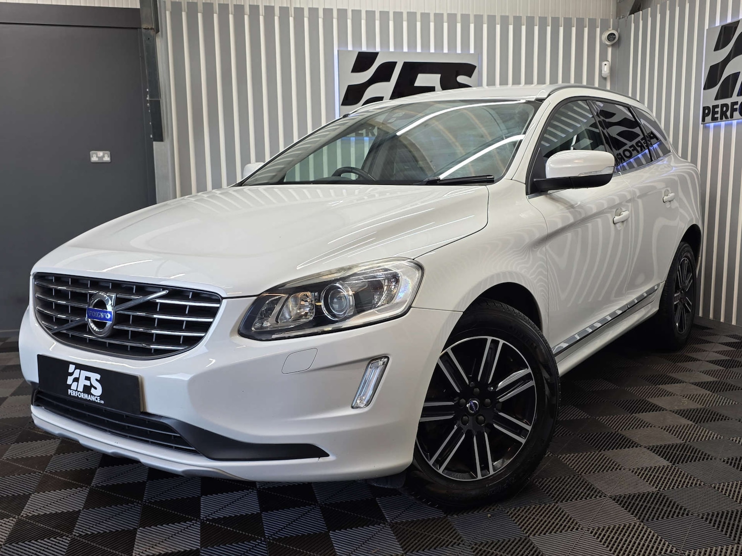 Used Volvo XC60 2015 for sale - 76829767: Photo 26