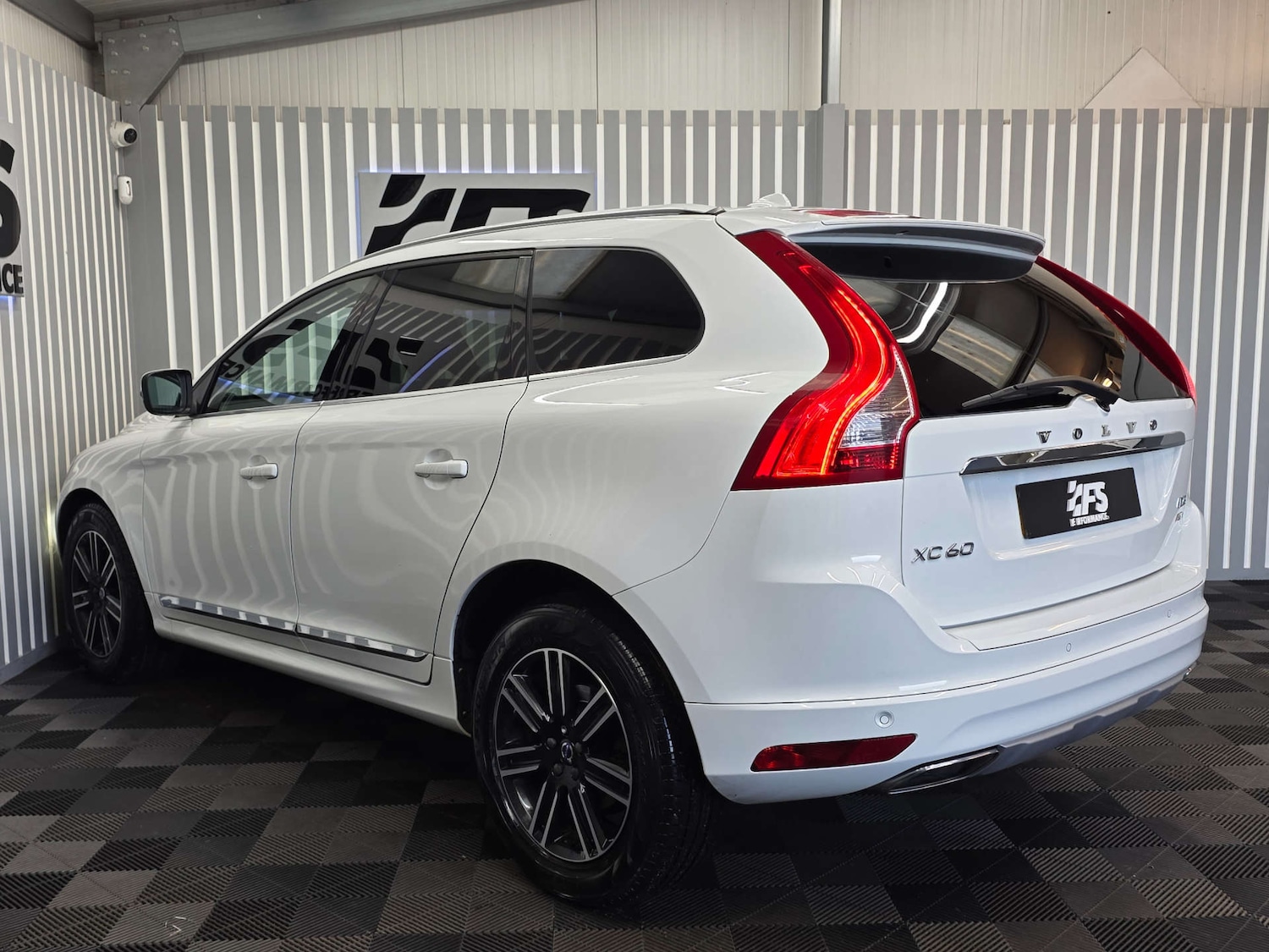 Used Volvo XC60 2015 for sale - 76829767: Photo 27