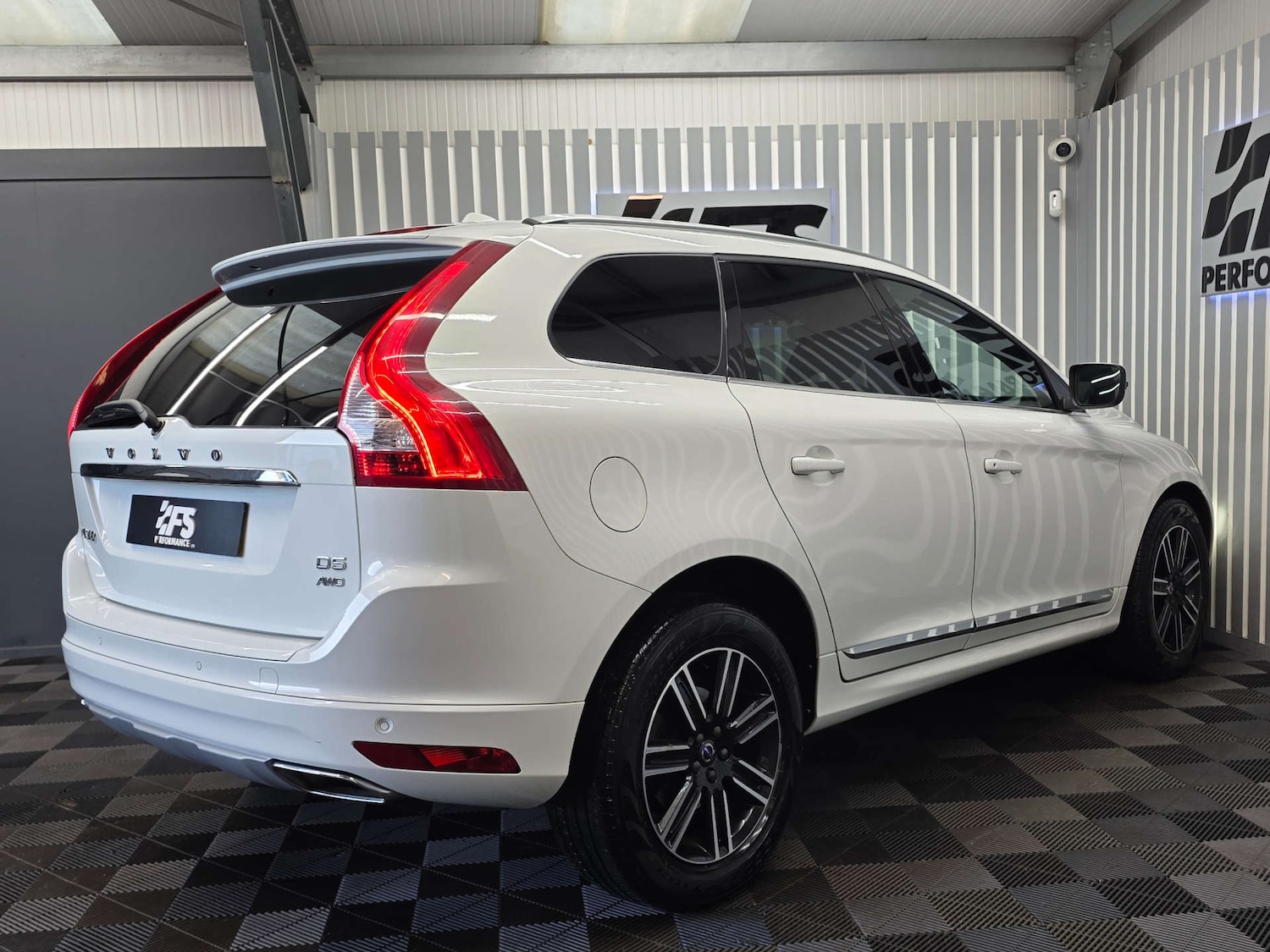 Used Volvo XC60 2015 for sale - 76829767: Photo 29