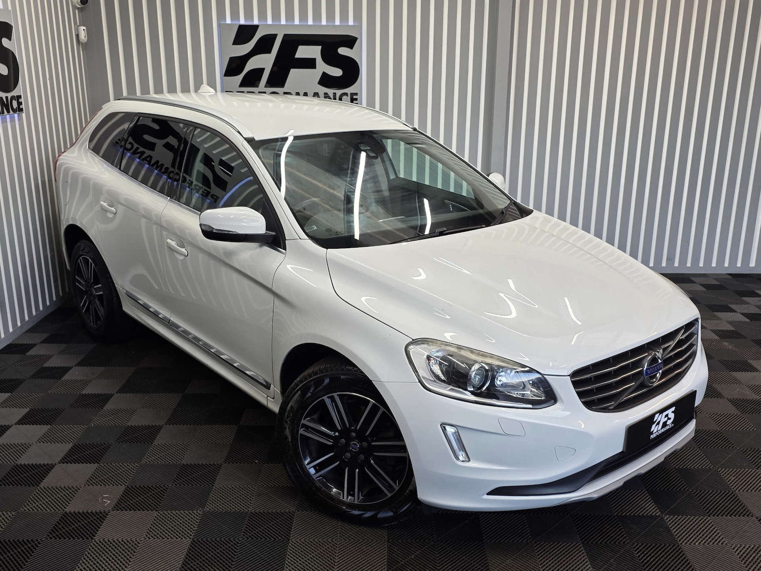Used Volvo XC60 2015 for sale - 76829767: Photo 34
