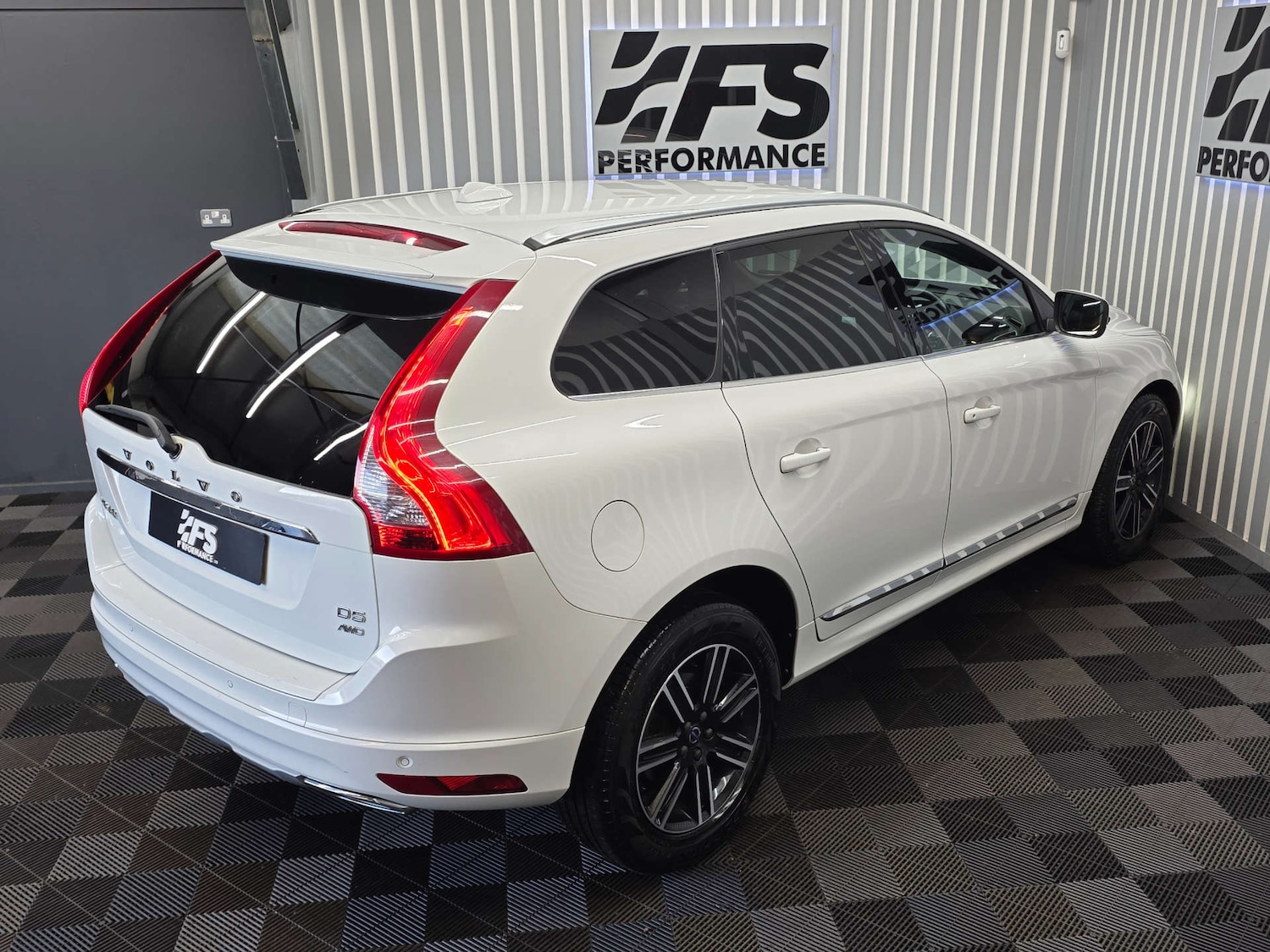Used Volvo XC60 2015 for sale - 76829767: Photo 39