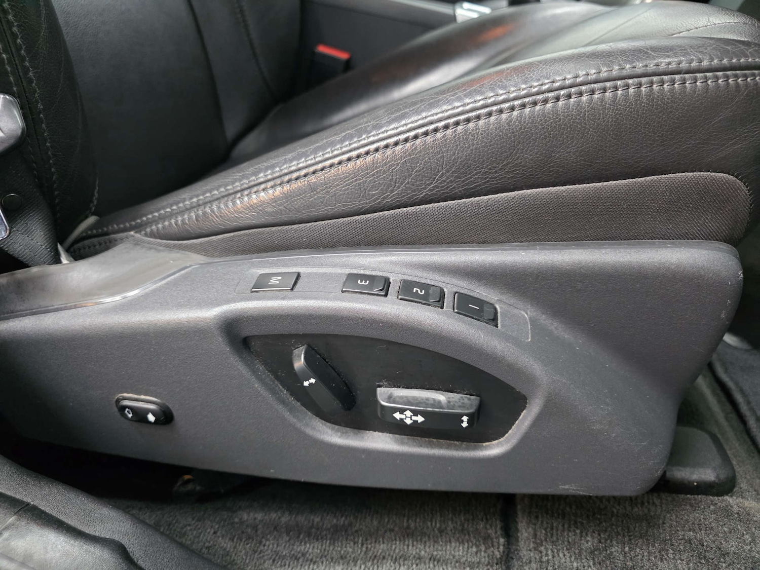 Used Volvo XC60 2015 for sale - 76829767: Photo 40