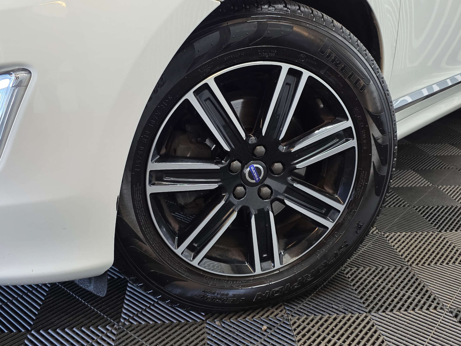 Used Volvo XC60 2015 for sale - 76829767: Photo 42