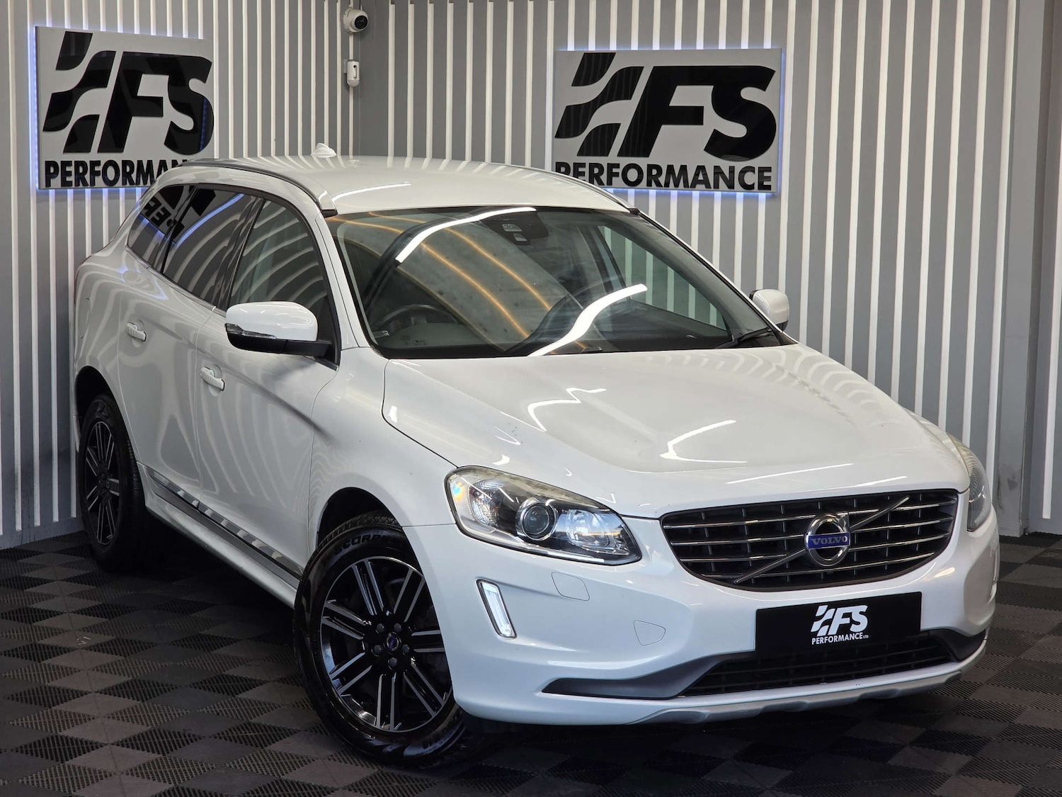 Used Volvo XC60 2015 for sale - 76829767: Photo 48