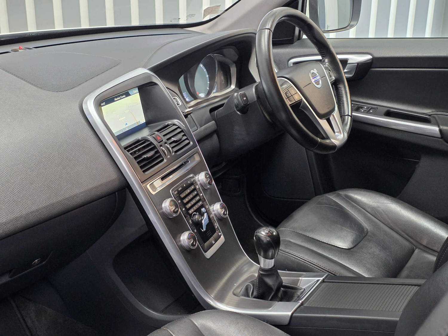 Used Volvo XC60 2015 for sale - 76829767: Photo 8