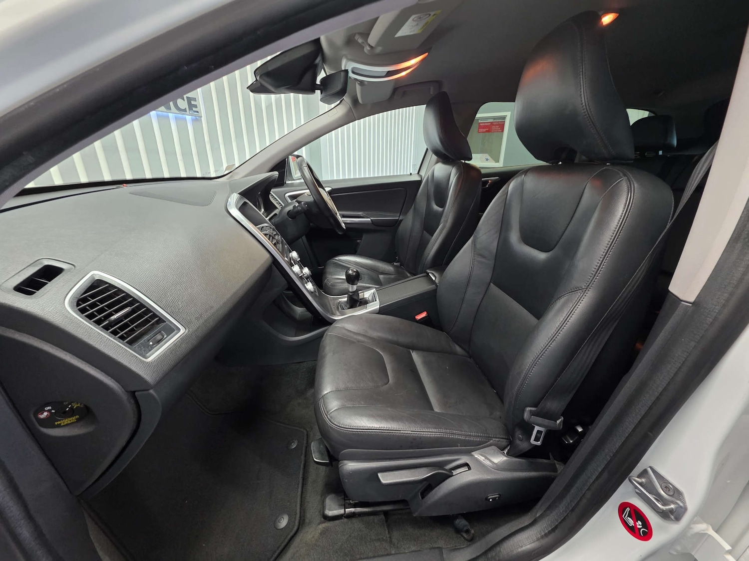 Used Volvo XC60 2015 for sale - 76829767: Photo 9