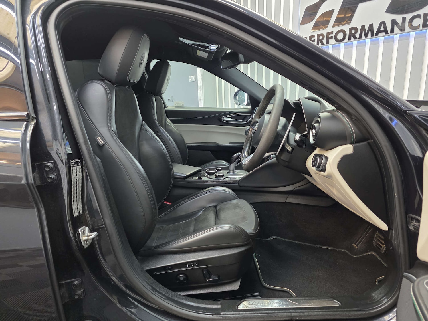 Used Alfa Romeo Giulia 2017 for sale - 77990003: Photo 41