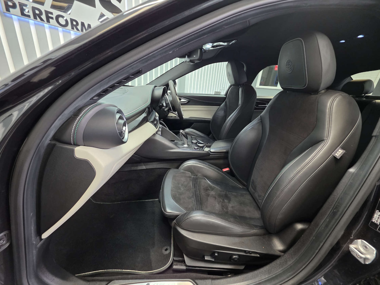 Used Alfa Romeo Giulia 2017 for sale - 77990003: Photo 9