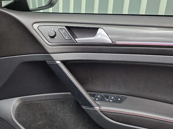 Used Volkswagen Golf 2018 for sale - 76082860: Photo 24