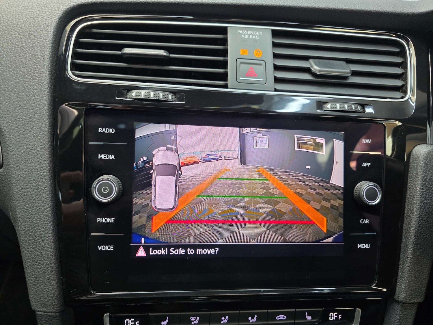 Used Volkswagen Golf 2017 for sale - 77681268: Photo 10