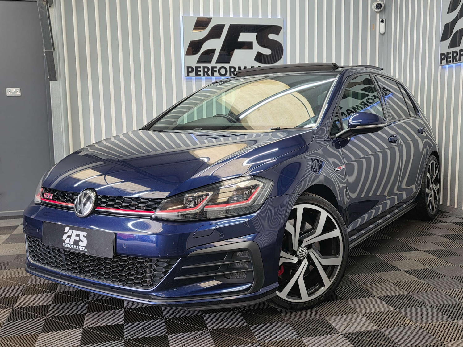 Used Volkswagen Golf 2017 for sale - 77681268: Photo 32