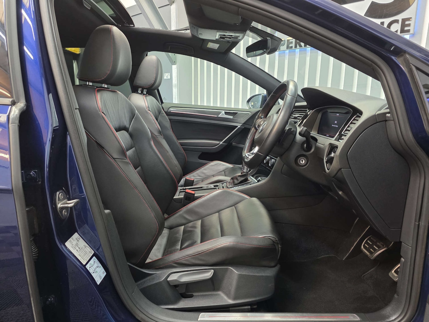 Used Volkswagen Golf 2017 for sale - 77681268: Photo 36