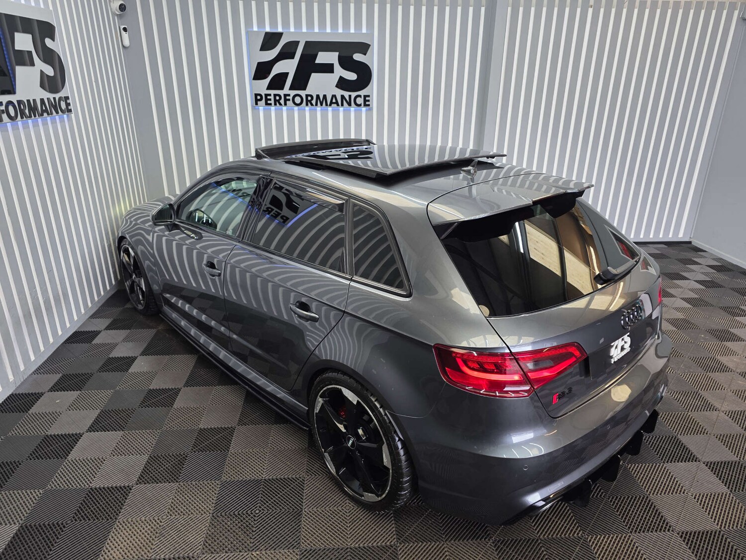 Used Audi RS3 2015 for sale - 77905906: Photo 17