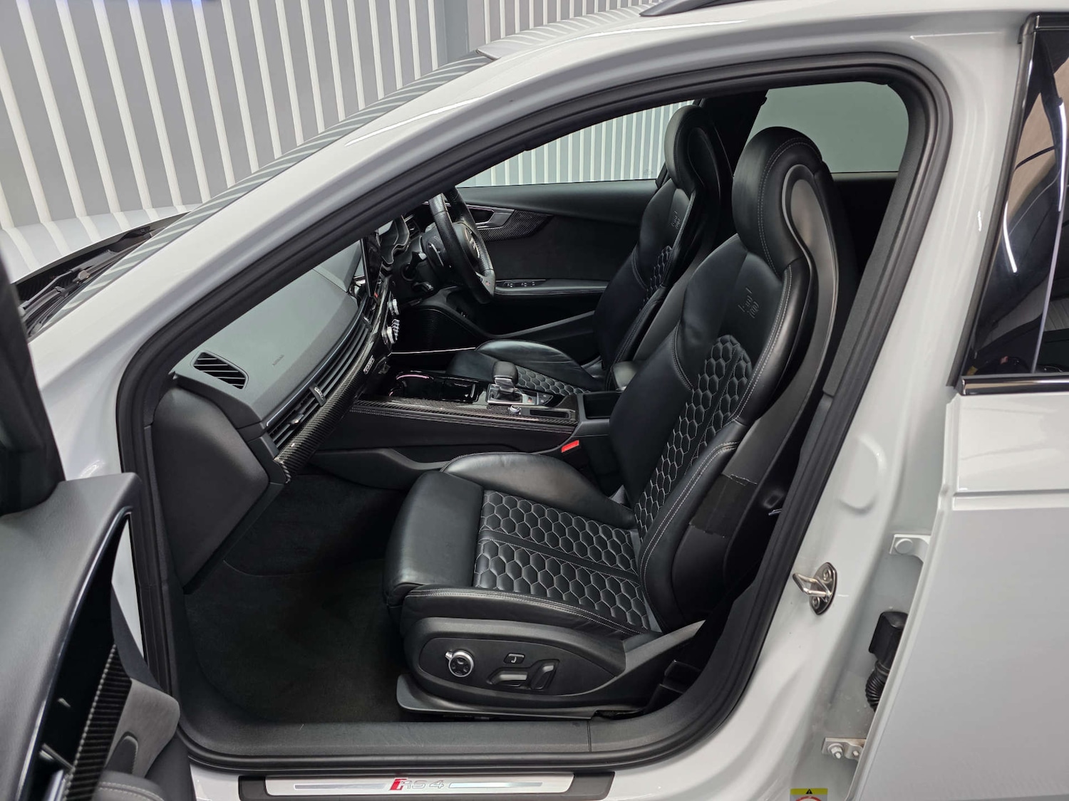 Used Audi RS4 2020 for sale - 76536198: Photo 23