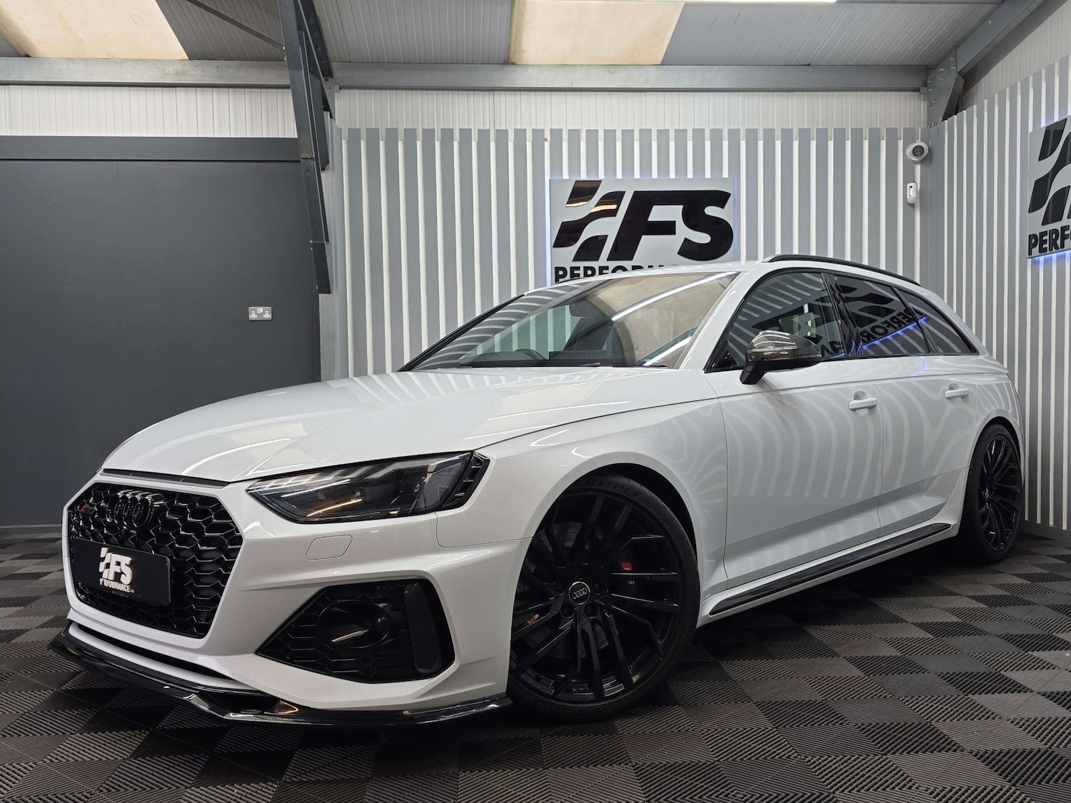 Used Audi RS4 2020 for sale - 76536198: Photo 3